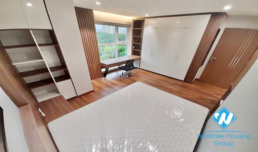 Nice new apartment for rent at the link Ciputra building 3 bedrooms 2 bathrooms fully furnished